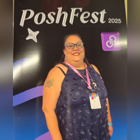 Kristijohnso331 Like this listing to be notified when I go live.@kristijohnso331 - Picture 3 of 10